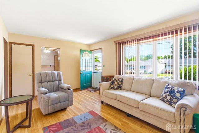 66 Rose Street, Edison, NJ 08817