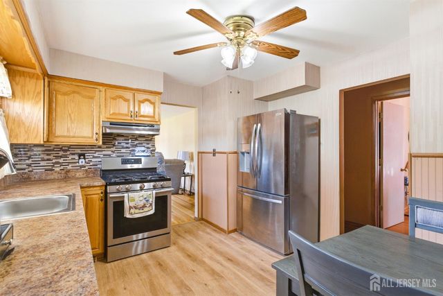 66 Rose Street, Edison, NJ 08817