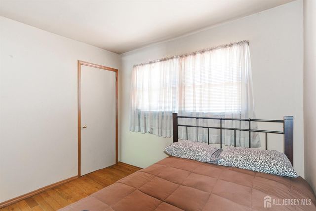 66 Rose Street, Edison, NJ 08817
