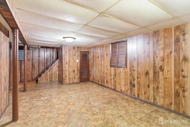 66 Rose Street, Edison, NJ 08817