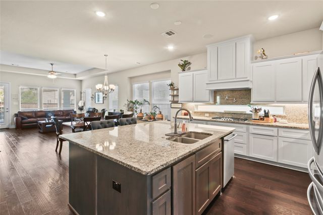 12505 Amesbury Way, Farmers Branch, TX 75234