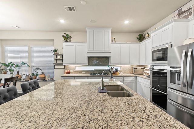 12505 Amesbury Way, Farmers Branch, TX 75234