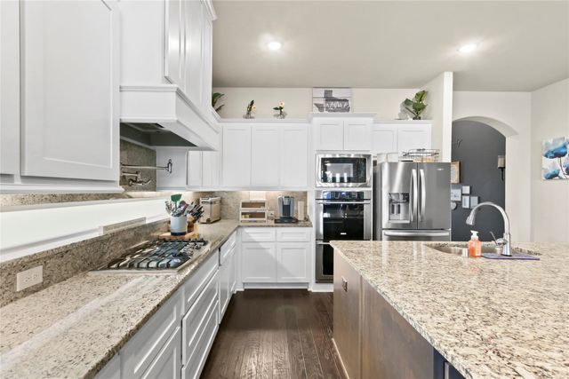 12505 Amesbury Way, Farmers Branch, TX 75234