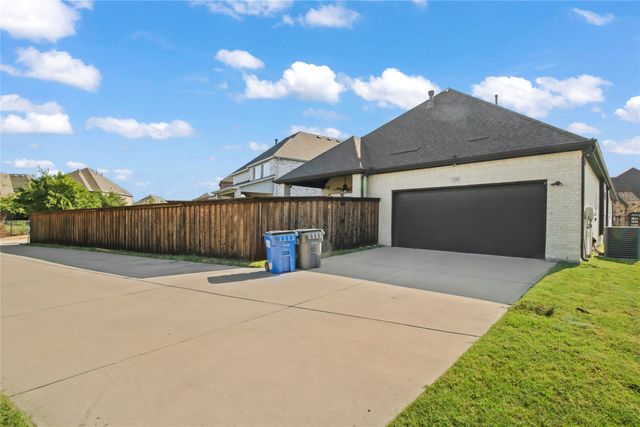 12505 Amesbury Way, Farmers Branch, TX 75234
