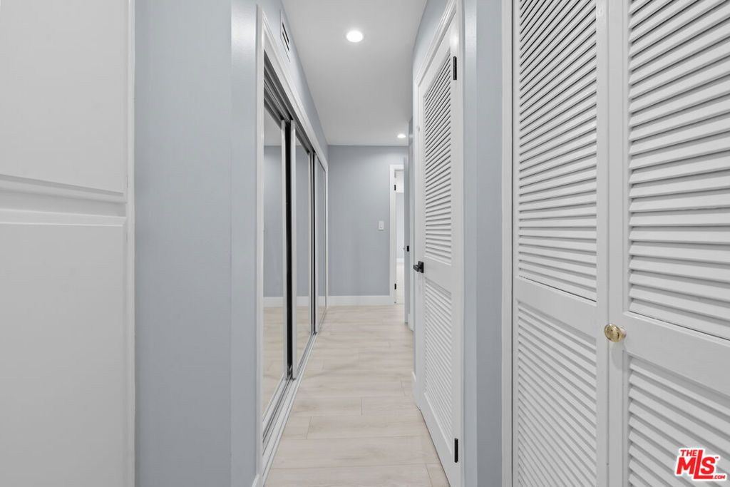 Image 19 of property listing at 441 N Oakhurst Drive 206, Beverly Hills, CA 90210