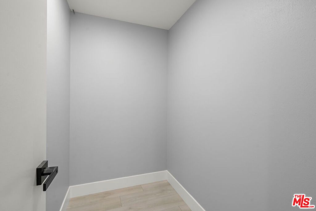 Image 24 of property listing at 441 N Oakhurst Drive 206, Beverly Hills, CA 90210