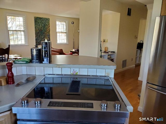 19 Grand Avenue, New Haven, CT 06513