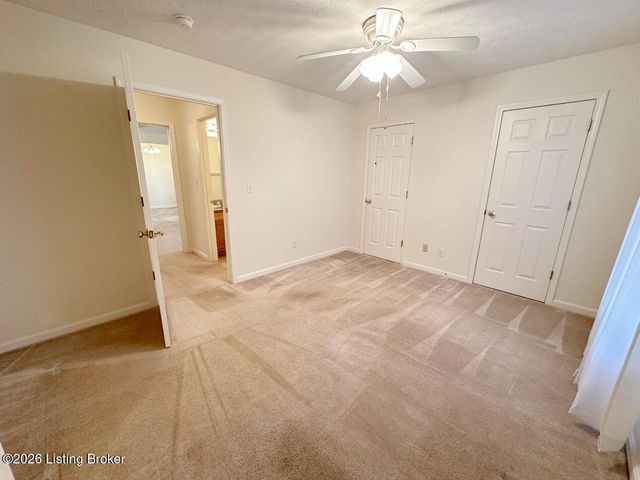 11317 Ridge Lake Dr, Louisville, KY 40272