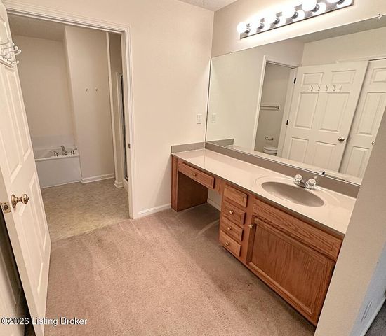 11317 Ridge Lake Dr, Louisville, KY 40272