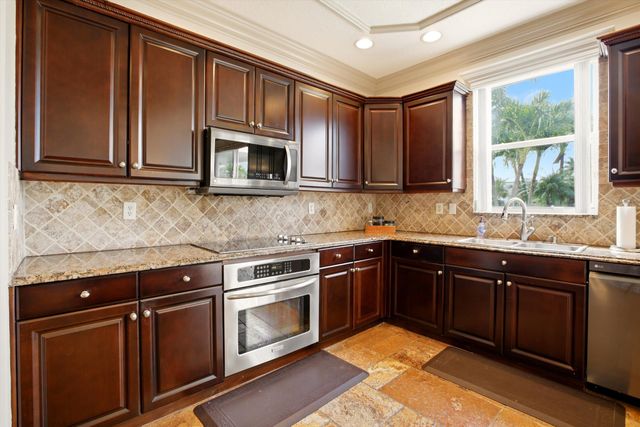 9599 Shepard Place, Wellington, FL 33414