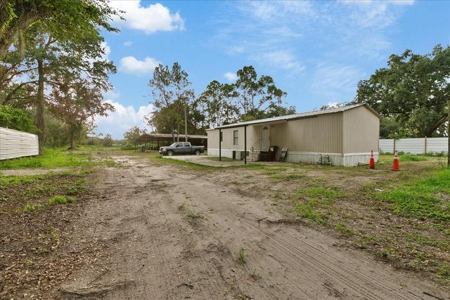 2102 SYDNEY DOVER ROAD, Dover, FL 33527
