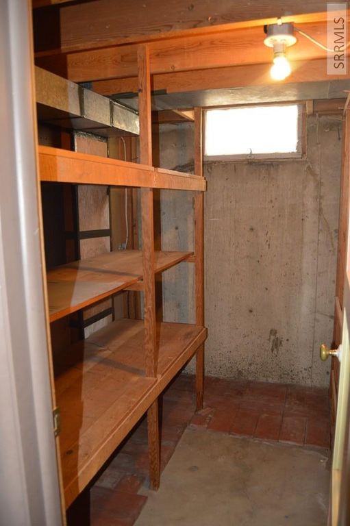 Image 12 of property listing at 1025 E 12th Street, Idaho Falls, ID 83401