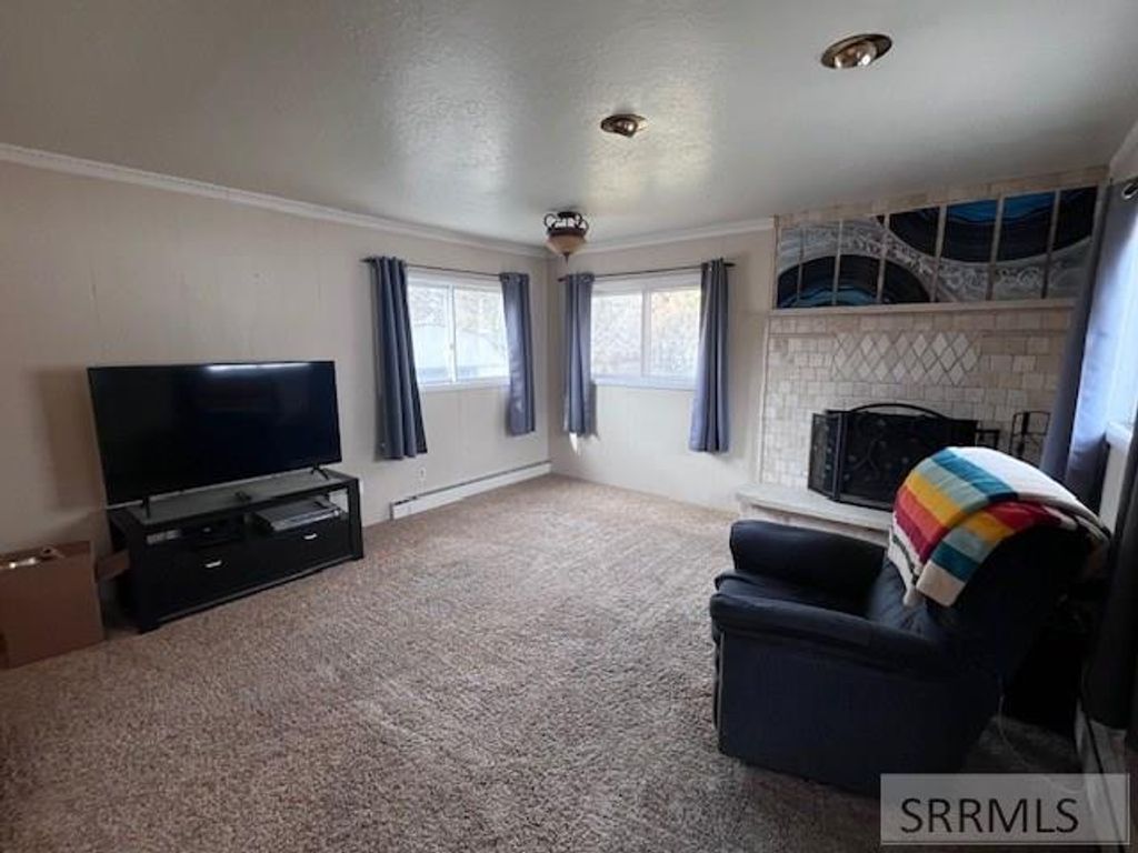 Image 6 of property listing at 1025 E 12th Street, Idaho Falls, ID 83401