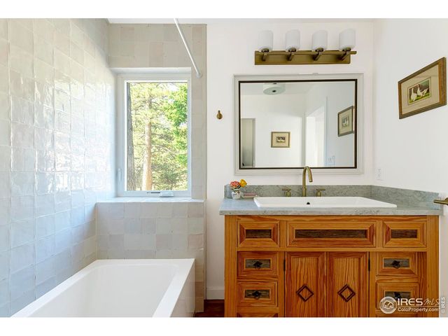 1040 Brook Rd, Boulder, CO 80302