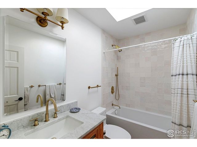 1040 Brook Rd, Boulder, CO 80302