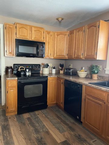 37 Maple Street, Bradford, VT 05033