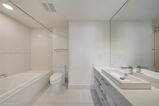 55 SW 9th St 2109, Miami, FL 33130