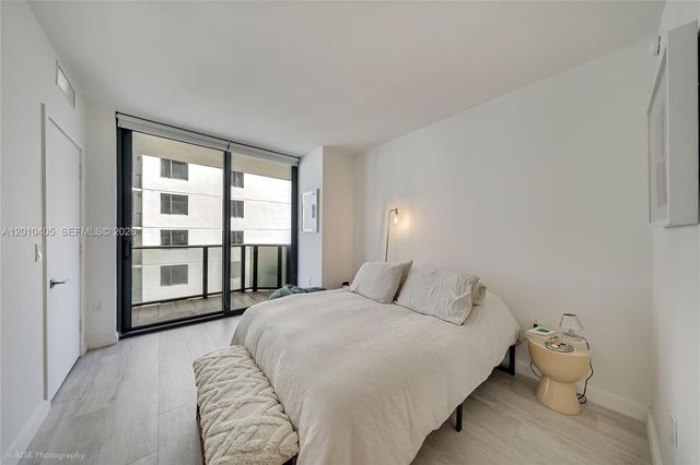 55 SW 9th St 2109, Miami, FL 33130