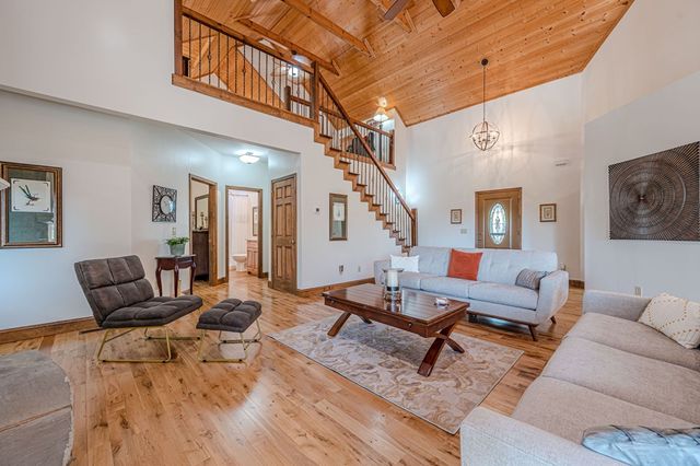 326 Garfield Drive, Ellijay, GA 30540
