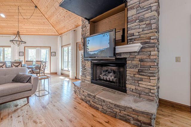 326 Garfield Drive, Ellijay, GA 30540