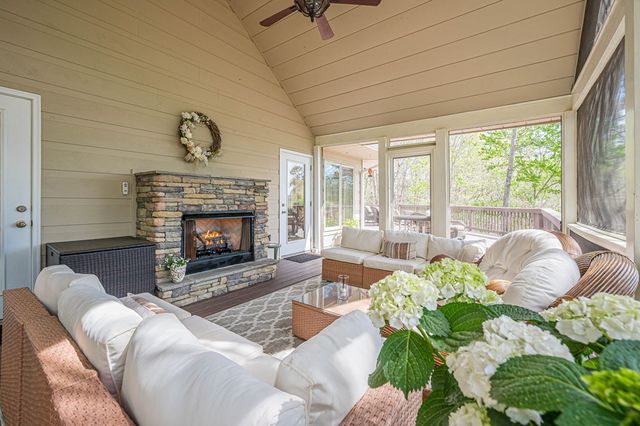 326 Garfield Drive, Ellijay, GA 30540