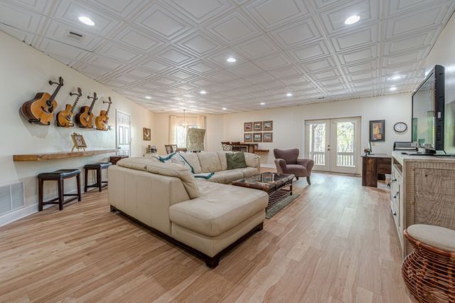 326 Garfield Drive, Ellijay, GA 30540