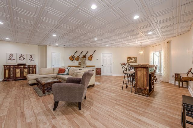 326 Garfield Drive, Ellijay, GA 30540