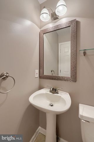 101 TOPLAND DR, Lancaster, PA 17601