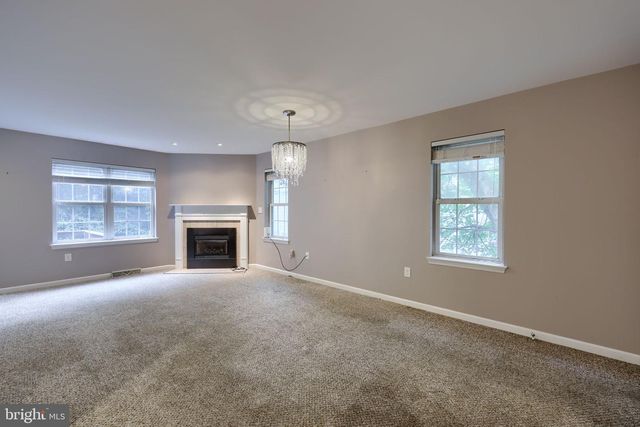 101 TOPLAND DR, Lancaster, PA 17601