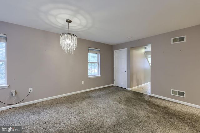 101 TOPLAND DR, Lancaster, PA 17601