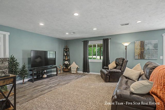 2130 Canterbury Lane, Marne, MI 49435