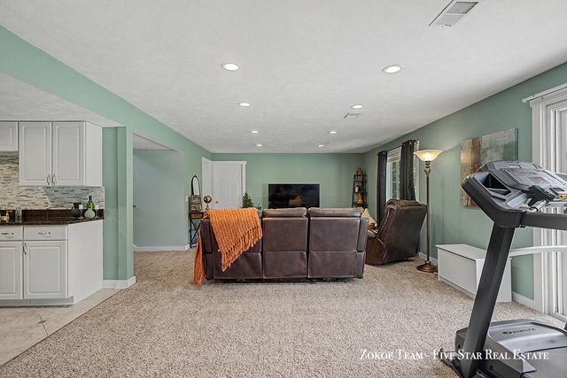 2130 Canterbury Lane, Marne, MI 49435