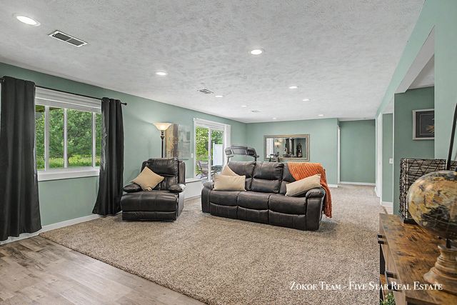 2130 Canterbury Lane, Marne, MI 49435