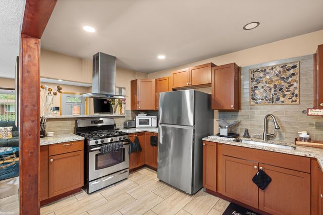 35529 Seville Street, Clinton Twp, MI 48035