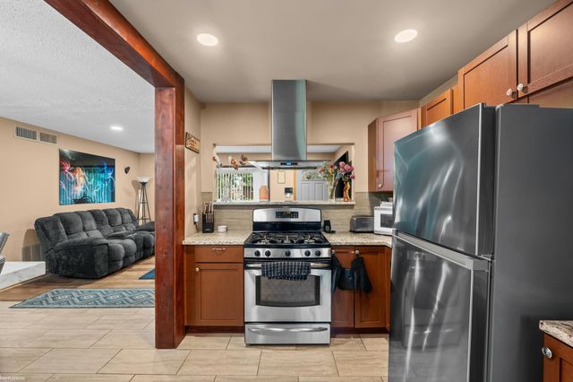 35529 Seville Street, Clinton Twp, MI 48035