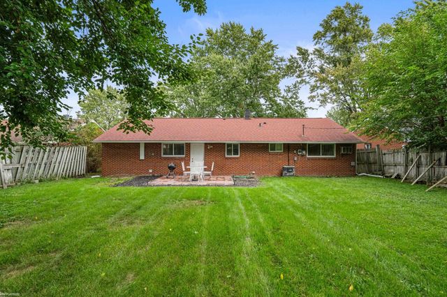 35529 Seville Street, Clinton Twp, MI 48035