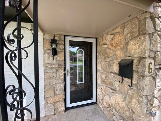 6 One Main Place, Benbrook, TX 76126