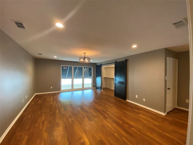 6 One Main Place, Benbrook, TX 76126