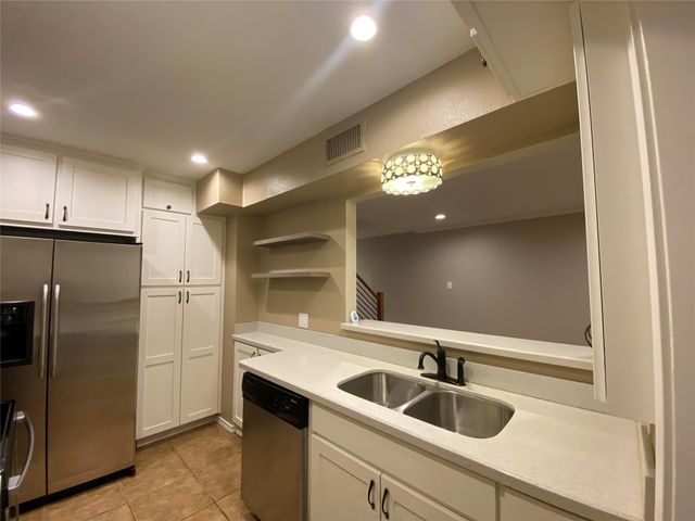 6 One Main Place, Benbrook, TX 76126