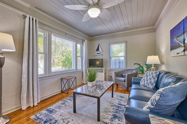 212 N L St, Lake Worth Beach, FL 33460