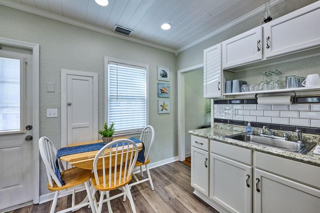 212 N L St, Lake Worth Beach, FL 33460