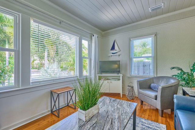 212 N L St, Lake Worth Beach, FL 33460