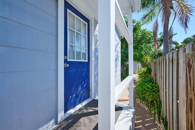 212 N L St, Lake Worth Beach, FL 33460