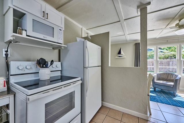 212 N L St, Lake Worth Beach, FL 33460