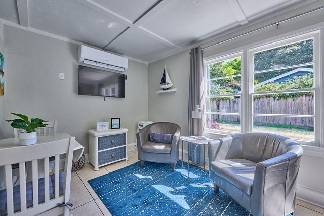 212 N L St, Lake Worth Beach, FL 33460