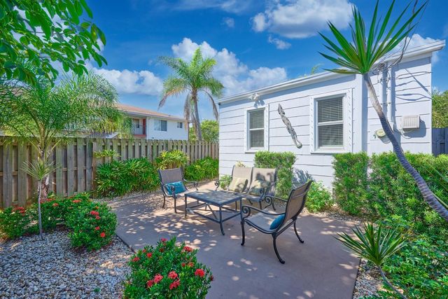 212 N L St, Lake Worth Beach, FL 33460