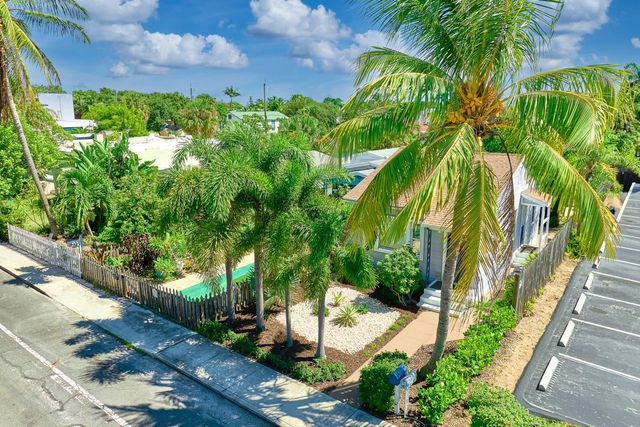 212 N L St, Lake Worth Beach, FL 33460