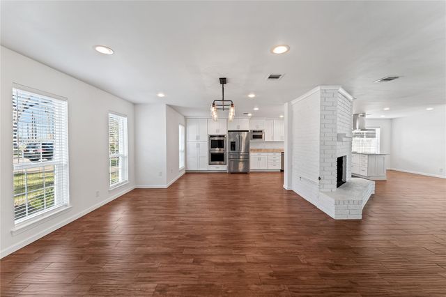 9511 Moorberry Lane, Houston, TX 77080