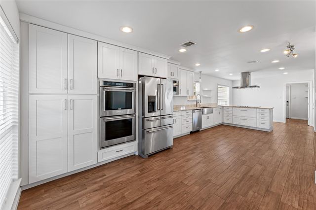 9511 Moorberry Lane, Houston, TX 77080