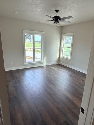 518 Strong Street, Bowie, TX 76230